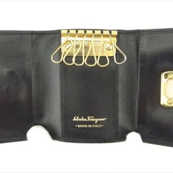 Salvatore Ferragamo Key case Ganchini Black leather Woman Authentic Used P830Sal